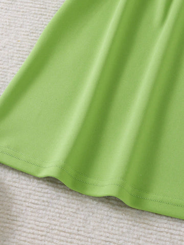 Young Girl Minimalist Fashion Casual Daily Dress