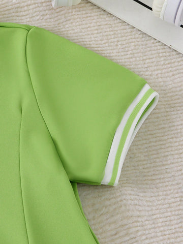Young Girl Minimalist Fashion Casual Daily Dress