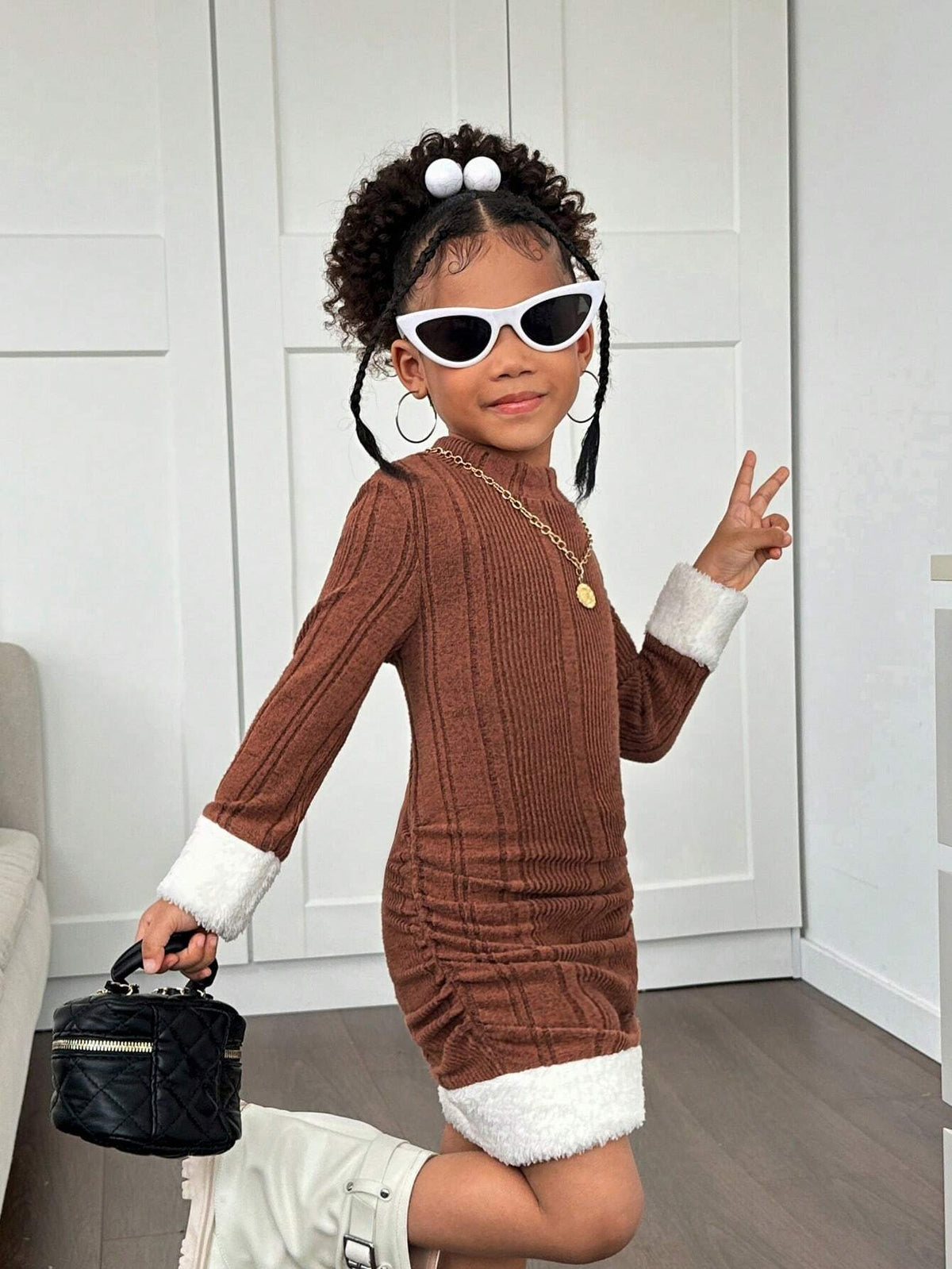 Young Girl Solid Color Collared Form-Fitting Casual Knit Dress