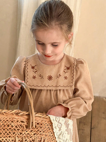 Young Girl Woven Solid & Ditsy Floral Round Neck Fitted Casual Dress