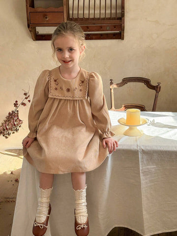 Young Girl Woven Solid & Ditsy Floral Round Neck Fitted Casual Dress