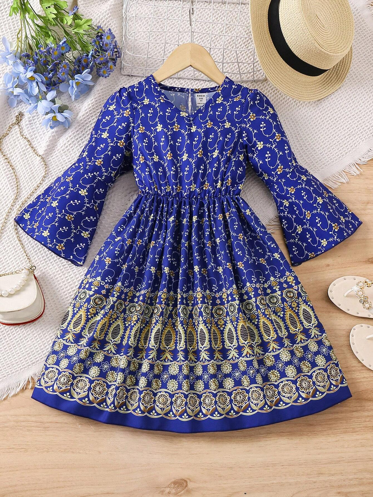 Young Girl's Fashionable Printed A-Line Dress With Bell Sleeves, Spring And Summer New Arrivals