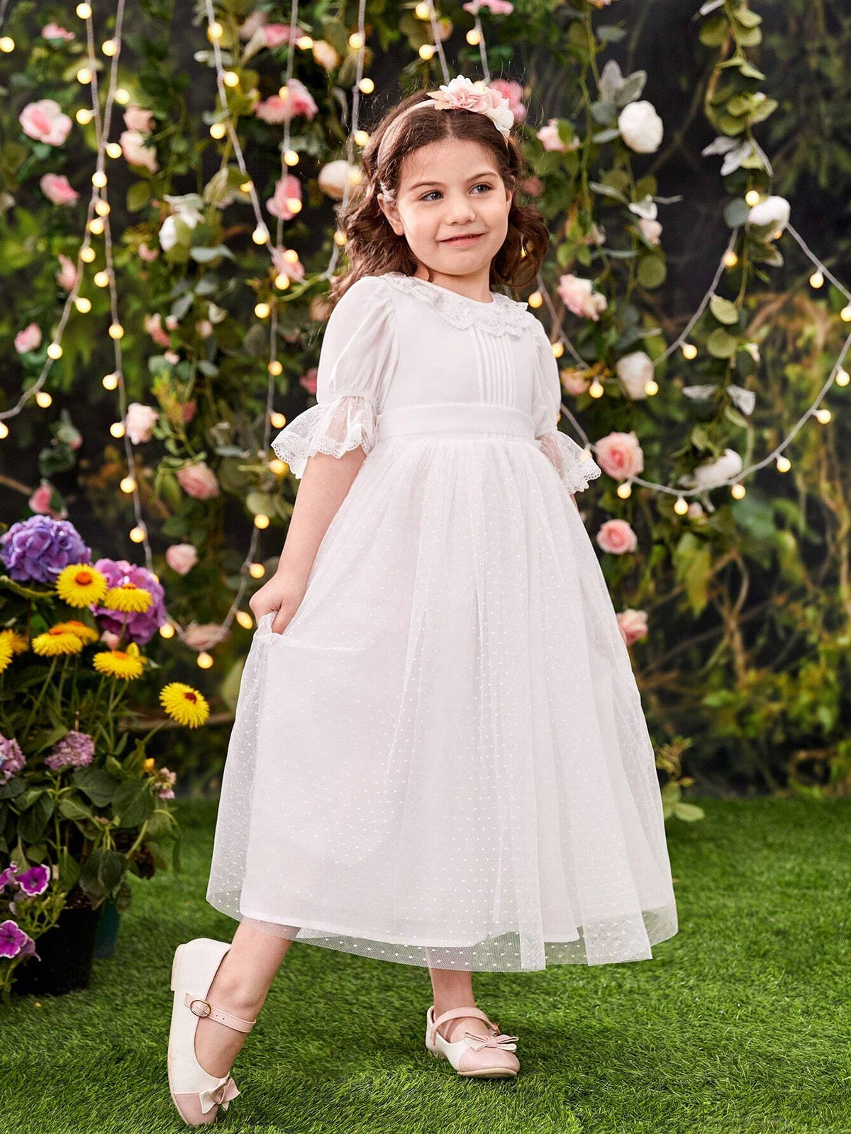 Young Girl's Gorgeous Romantic Lace Embellished Net Yarn Dress With Large Bowknot Back Design