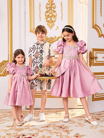 Young Girls' Rhinestone Decorated Round Neck Puff Sleeve Pleated Dress