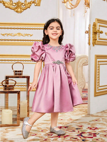 Young Girls' Rhinestone Decorated Round Neck Puff Sleeve Pleated Dress