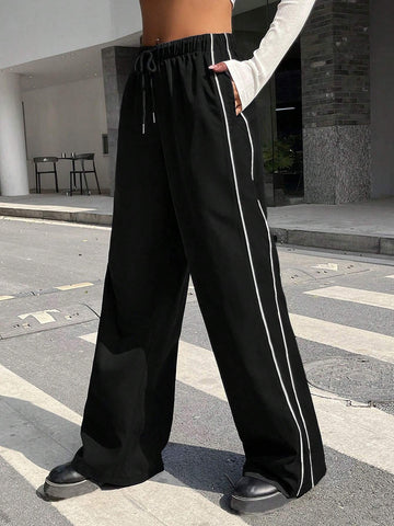 EZwear Contrast Piping Drawstring Waist Wide Leg Cargo Pants