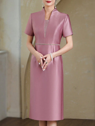 Short-Sleeved Wedding Mother Dress With Rhinestone Decoration, V-Neck And Cut-Out Design