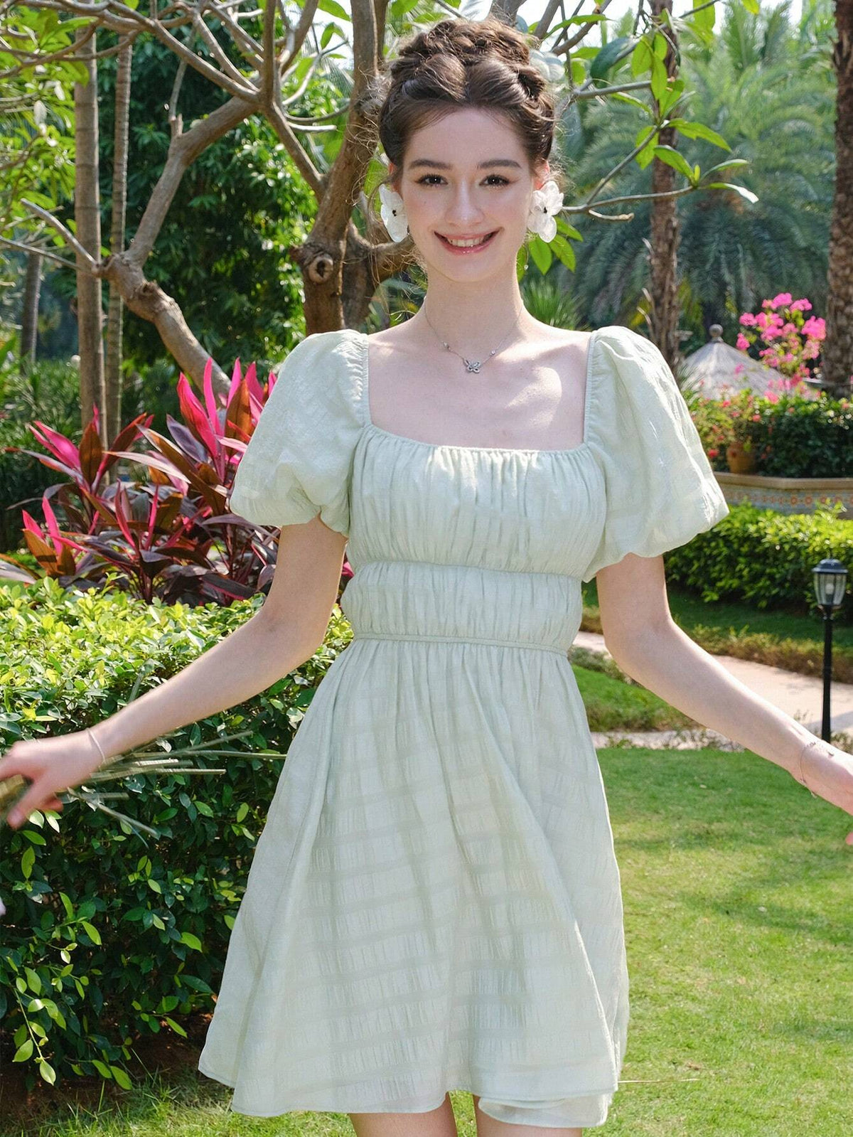 Short Dress With Pleated Bubble Sleeves And Square Neckline