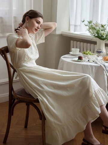 Simple Retro Rose Embroidered Lace Square Neck Midi Wedding Dress