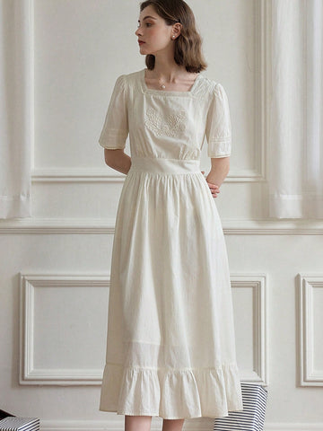 Simple Retro Rose Embroidered Lace Square Neck Midi Wedding Dress