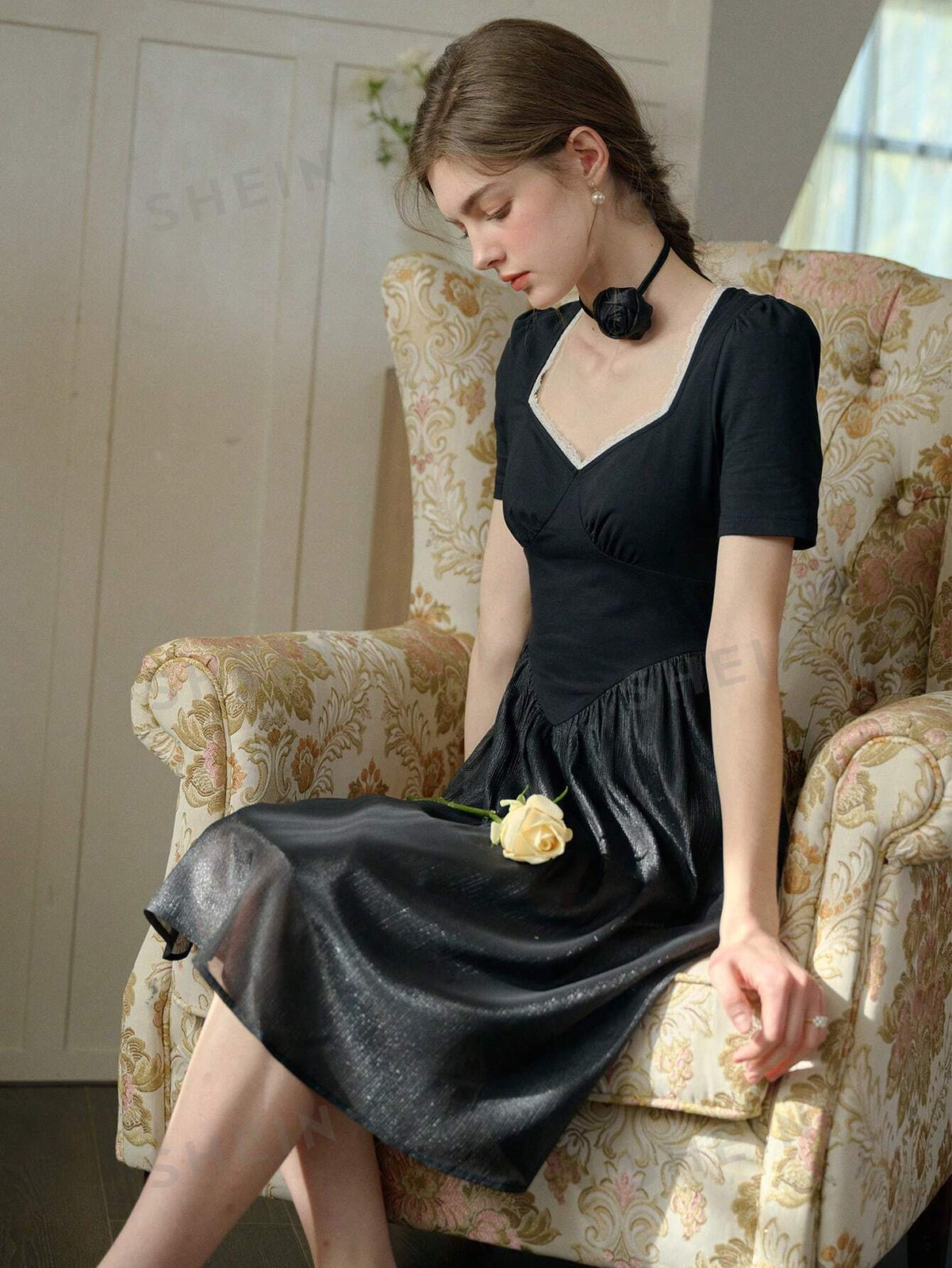 Simple Retro Women's Color Block Lace & Diamond-Studded Collar Dress With Flower Pattern Border
