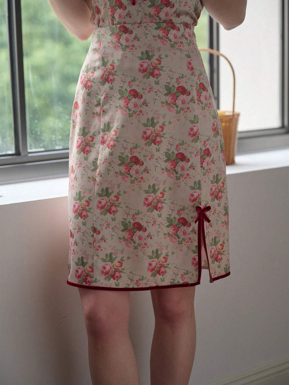 Simple Retro Women's Full Bloom Floral Print Contrast Trim Split Midi Skirt