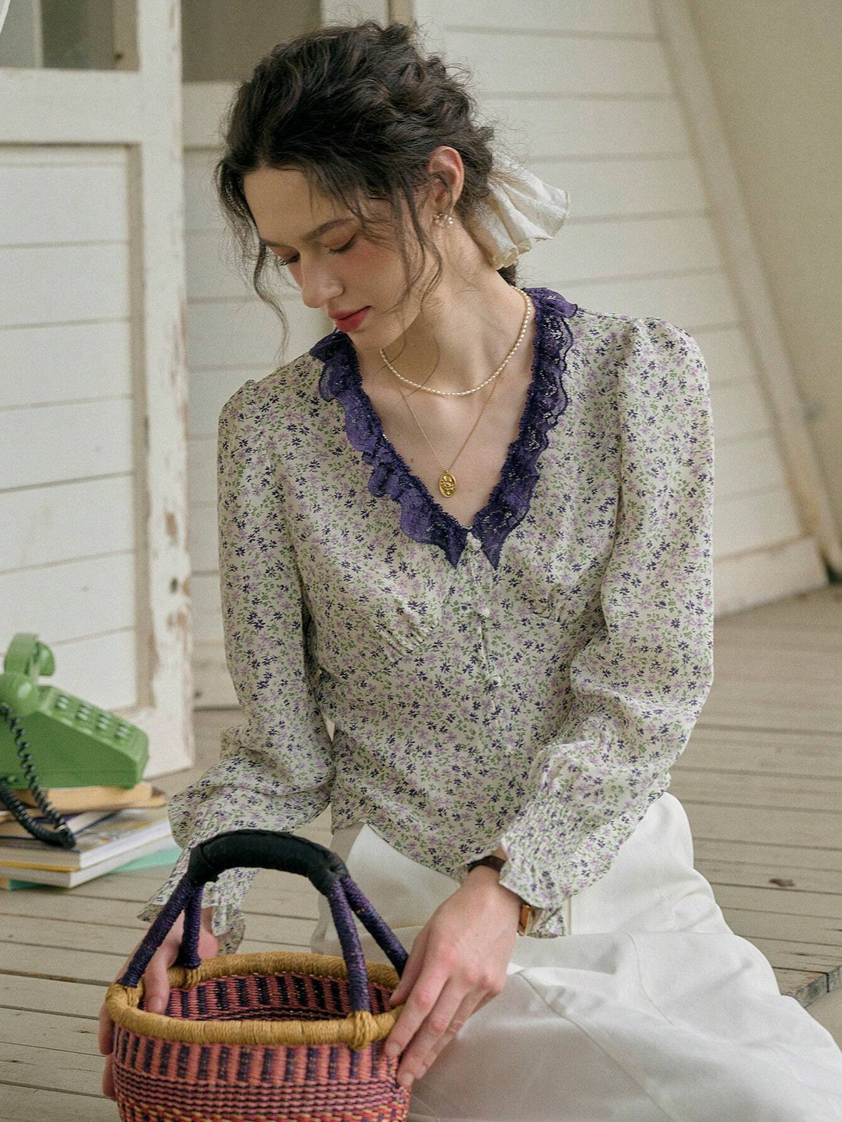 Simple Retro Women's Printed Patchwork V-Neck Casual Shirt