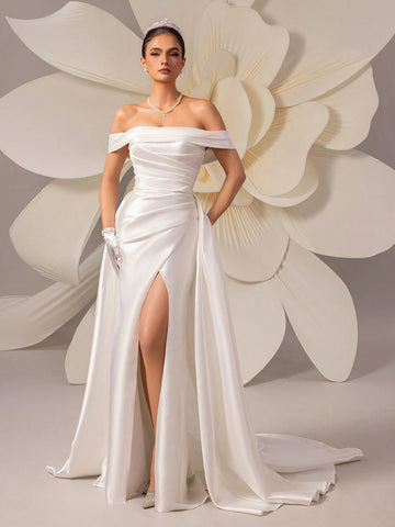 Simple Satin Off-Shoulder Wedding Dress With Large Swing Dress