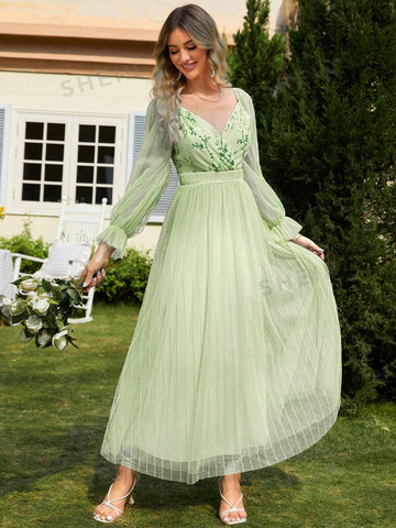 Simplee Contrast Sequin Flare Sleeve Mesh Overlay Bridesmaid Dress