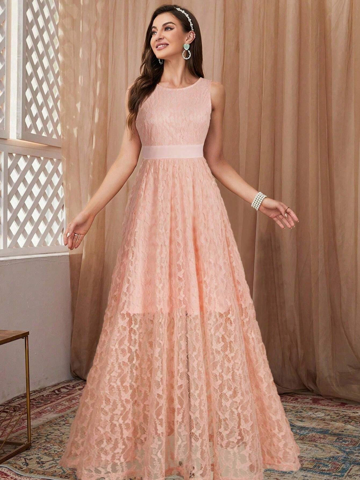 Sleeveless Round Neck Solid Color Lace Empire Waist Long Elegant Bridesmaid Dress For Cocktail Party