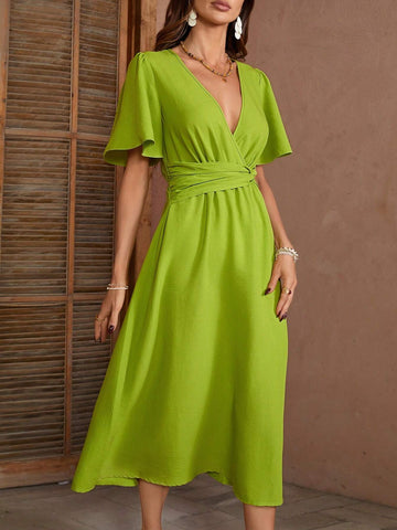 Solid Color Cross V-Neck Gathered Twist Short Sleeve Dress