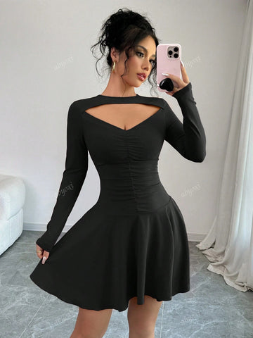 Solid Color Front Cut Out Ruched Long Sleeve Ruffle Hem Slim Fit Dress,Party,Christmas,Valentine's Day,2024 Autumn And Winter New Women's Clothing