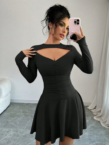 Solid Color Front Cut Out Ruched Long Sleeve Ruffle Hem Slim Fit Dress,Party,Christmas,Valentine's Day,2024 Autumn And Winter New Women's Clothing