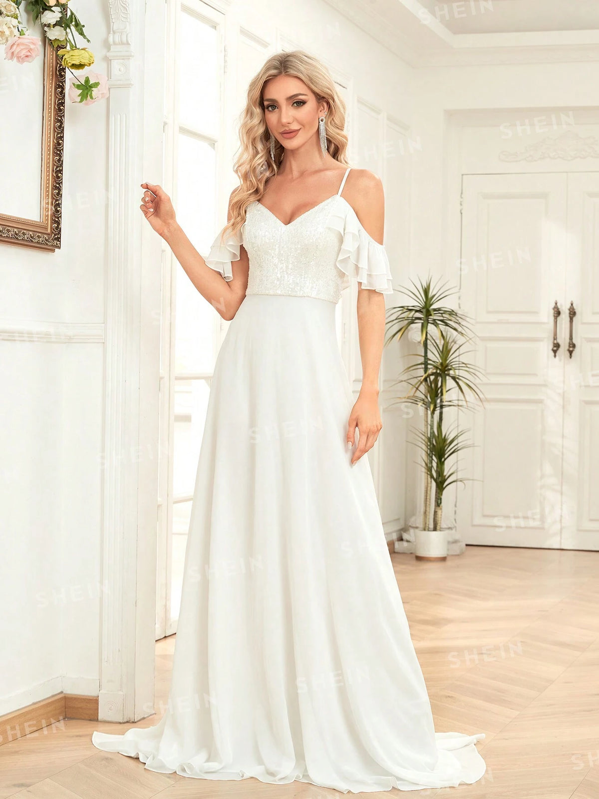 Solid Color Lace Splice Elegant And Romantic Wedding Dress With Thin Shoulder Straps