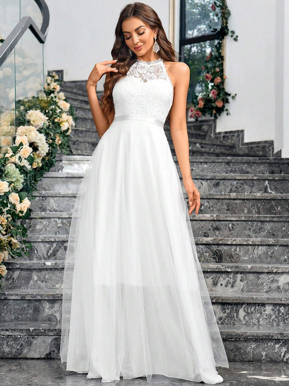 Solid Color Lace & Mesh Splice Sleeveless Elegant Wedding Dress With Neck Hanging