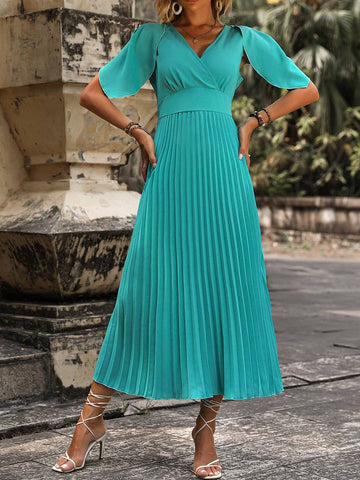 Solid Color Pleated Hem Dress