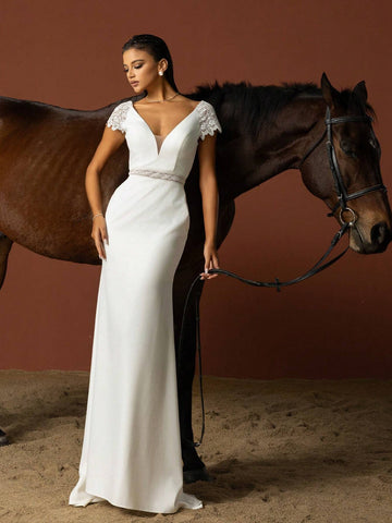 Solid Color Slim Fit Mermaid Wedding Dress With Lace Details And Train