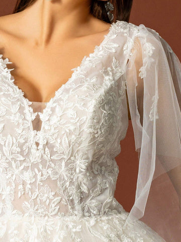 Solid Color V-Neck Mesh Splice Wedding Dress