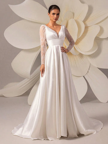 Solid Color V-Neck Satin And Lace Bridal Gown With Elegant Long Trail