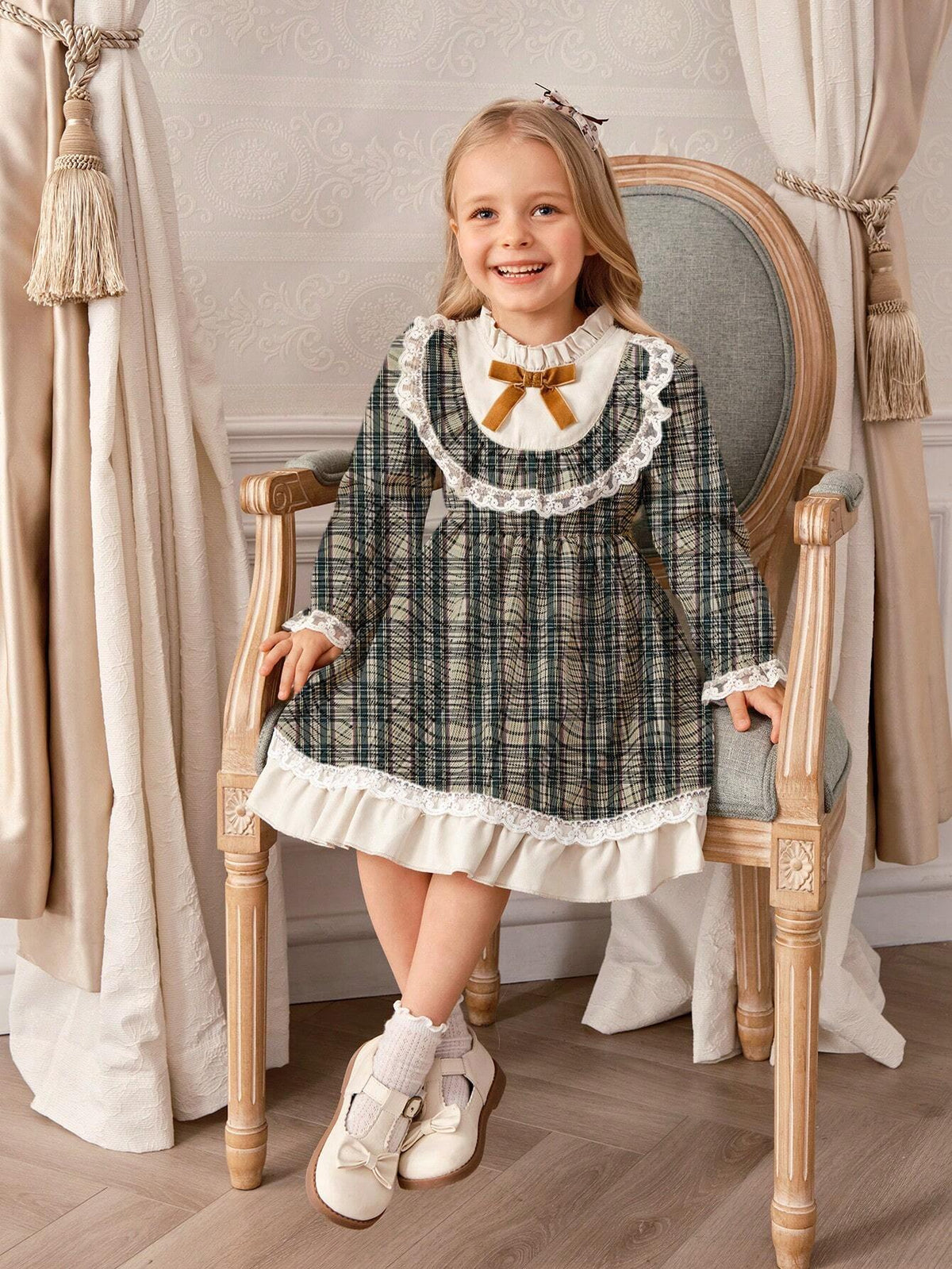 Young Girl Retro Elegant Plaid Ruffled Collar Puff Sleeve Long Sleeve Dress With White Lace Trim And Velvet Bow, Cute