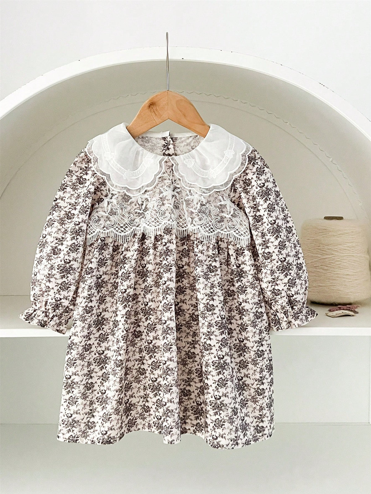 Spring/Summer Girls Lace Collar Ditsy Floral Long Sleeve Knee-Length Dress, Little Lady Style