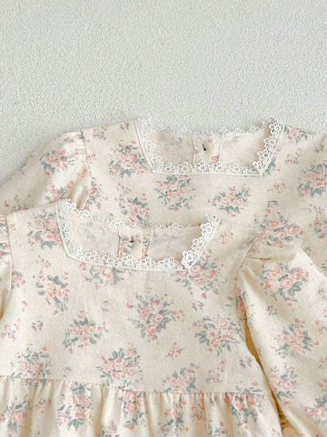 Spring And Autumn Girls' Long Sleeve Square Collar Floral Dress With Petal Sleeves