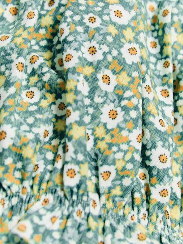 THE HAPPY LOOK Young Girls Beige Cable Knit Puff Sleeve Loose Dress & Floral Ruffle Strap Tank Top Set, Casual Resort Style, Spring & Winter