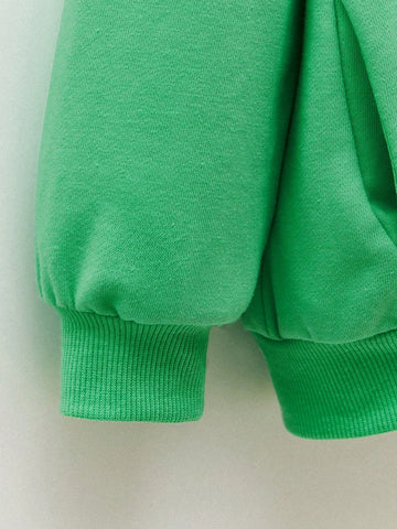 THE HAPPY LOOK Young Girls Green Star & Moon Print Hidden Pocket Hooded Long Sleeve Casual Sweatshirts, Suitable For Autumn & Winter