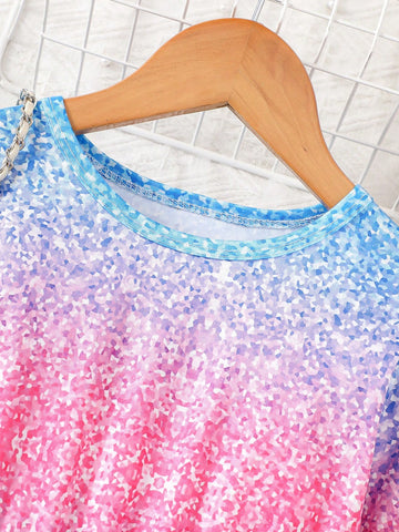 This 4-7 Years Old Girls Dress Is Designed For Adorable Little Princesses. The Exquisite Prints And Ombre Colors Blend Seamlessly On The Dress Fabric