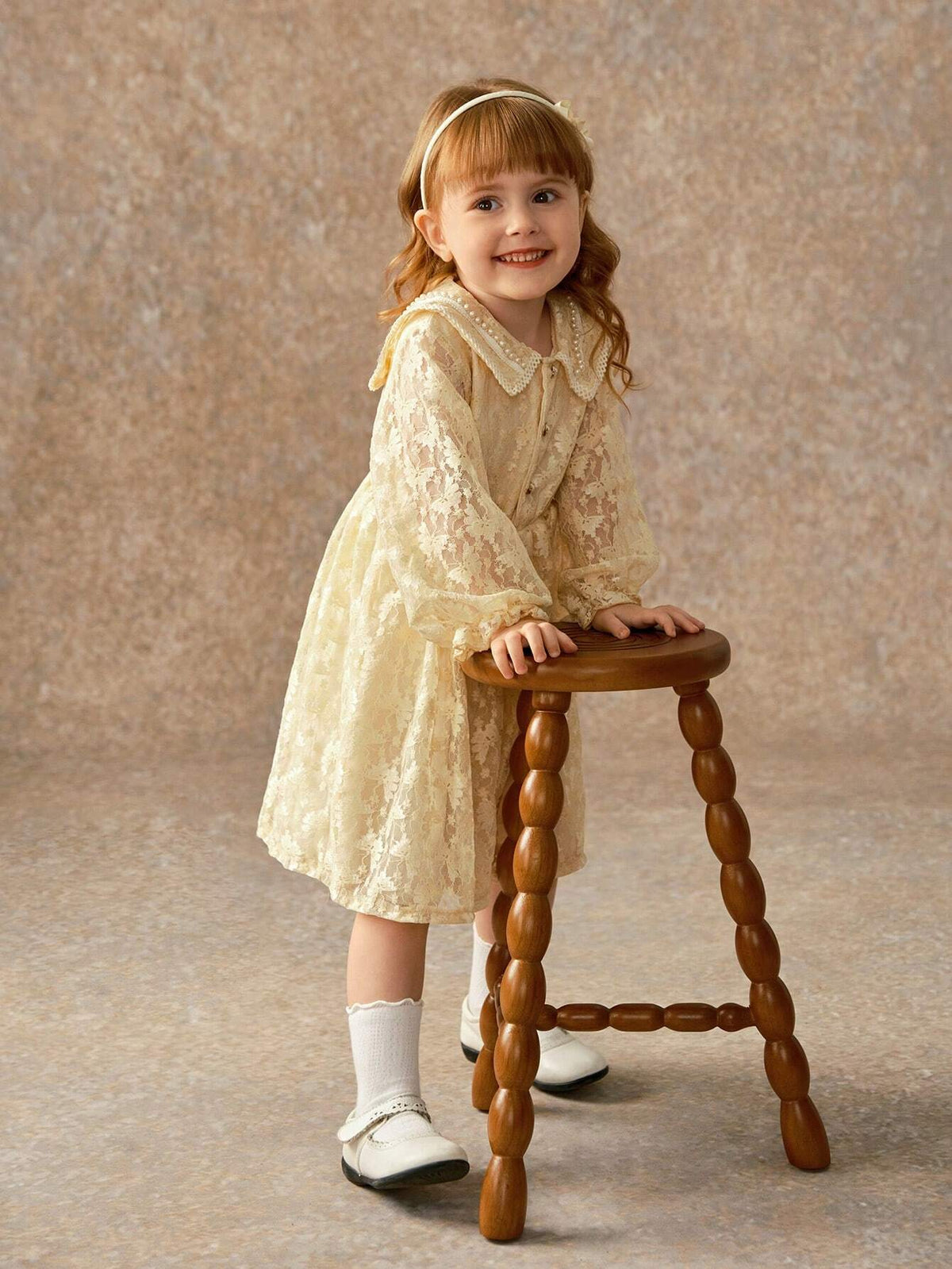 Toddler Girls Elegant Platinum Lace Collar Fitted Dress