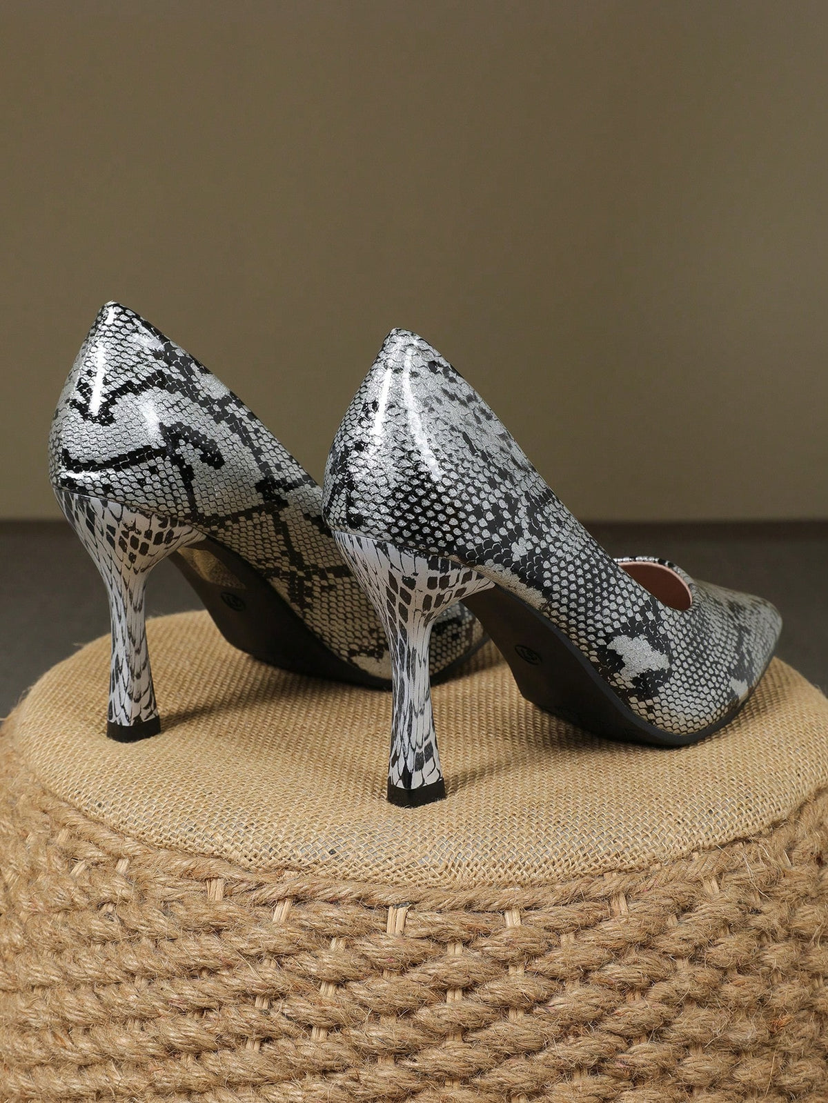 Trendy Pointed Toe Color Block High Heel Pumps, Versatile Commuter