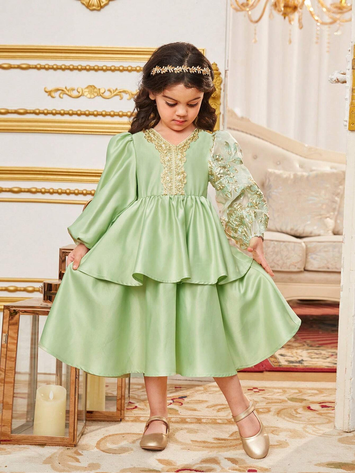 Tween Girl Loose And Lovely Lantern Sleeve Dress With V-Neck And Strap Decoration
