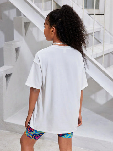 Tween Girls' Cool Street Style Bear Printed Round Neck Short Sleeve T-Shirt With Heart Printed Shorts Set For Spring/Summer