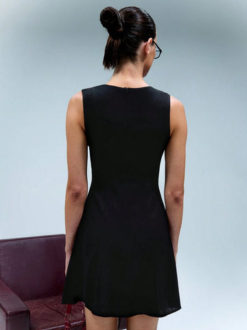 TypaGal V Neck Hook And Eye Sleeveless Shift Dress
