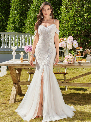 UNITHORSE V-Neck Strappy Lace Floral Print Romantic Lightweight Wedding Dress With Ruffle Mermaid Hem And Waist Cinching
