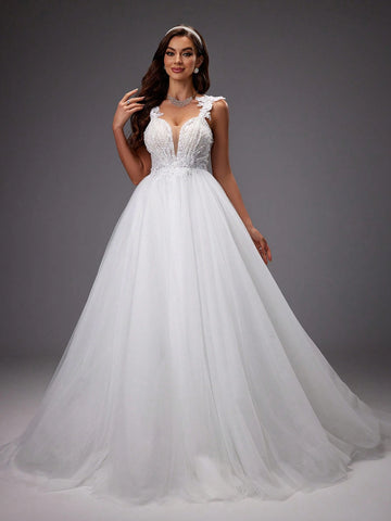 V-Neck Embroidered Flower Patchwork Mesh Glamorous Wedding Dress With 3d Flowers (Flower Position Is Random)