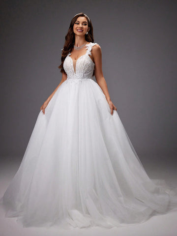 V-Neck Embroidered Flower Patchwork Mesh Glamorous Wedding Dress With 3d Flowers (Flower Position Is Random)