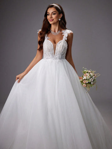 V-Neck Embroidered Flower Patchwork Mesh Glamorous Wedding Dress With 3d Flowers (Flower Position Is Random)