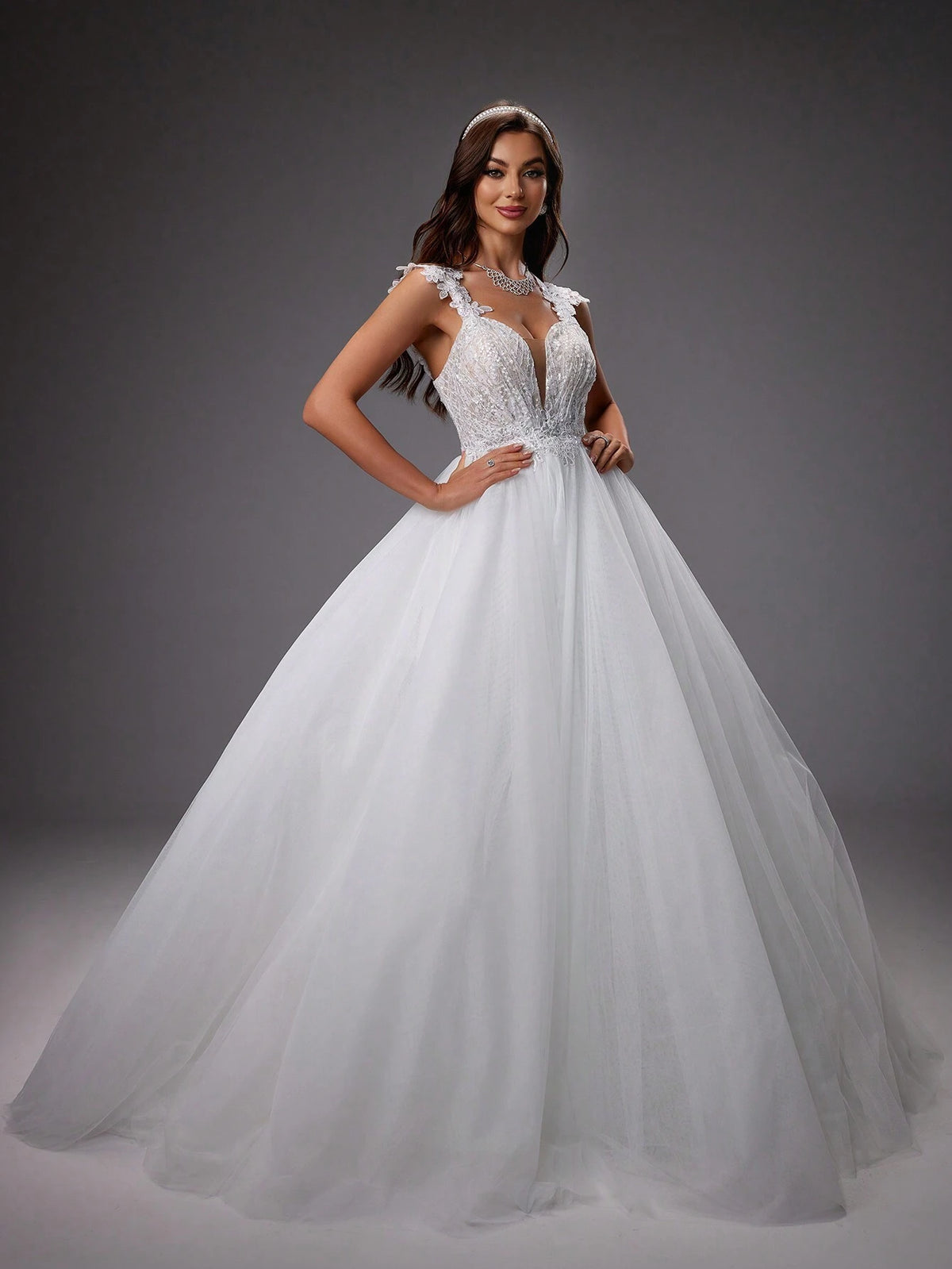 V-Neck Embroidered Flower Patchwork Mesh Glamorous Wedding Dress With 3d Flowers (Flower Position Is Random)