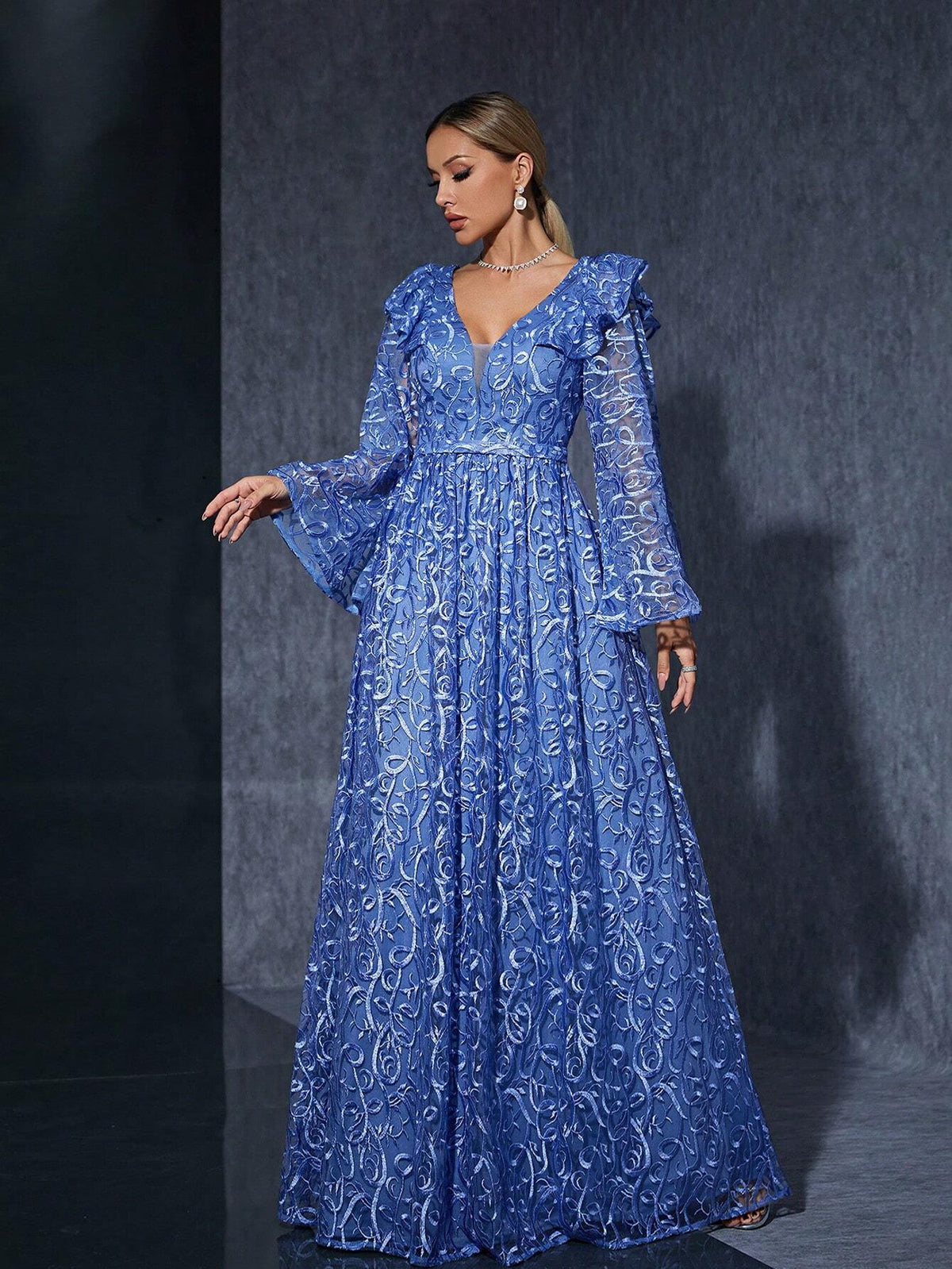 V-Neck Embroidered Lace Ruffle Fishtail Sleeve High-End Bridesmaid Dress