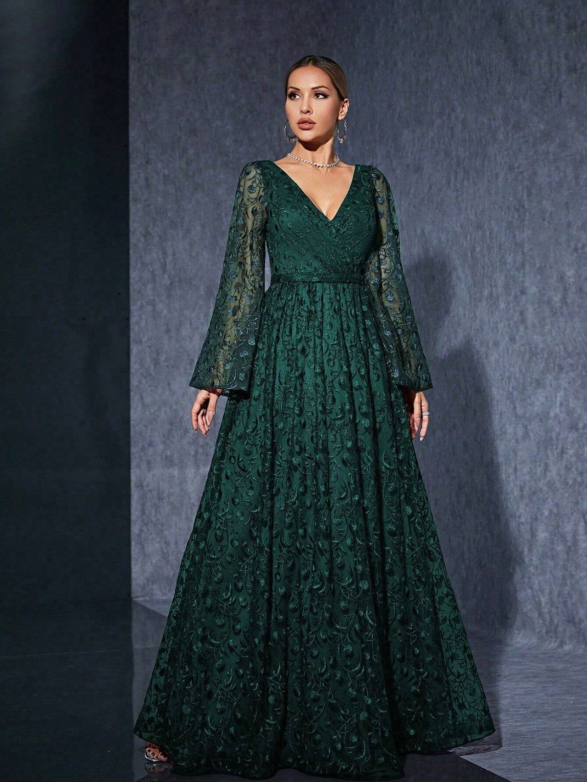 V-Neck Spaghetti Strap Embroidered Lace Flare Sleeve High-End Evening Dress