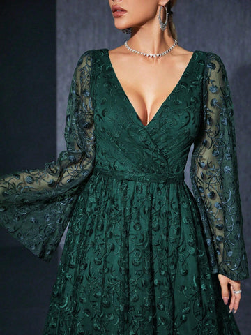 V-Neck Spaghetti Strap Embroidered Lace Flare Sleeve High-End Evening Dress