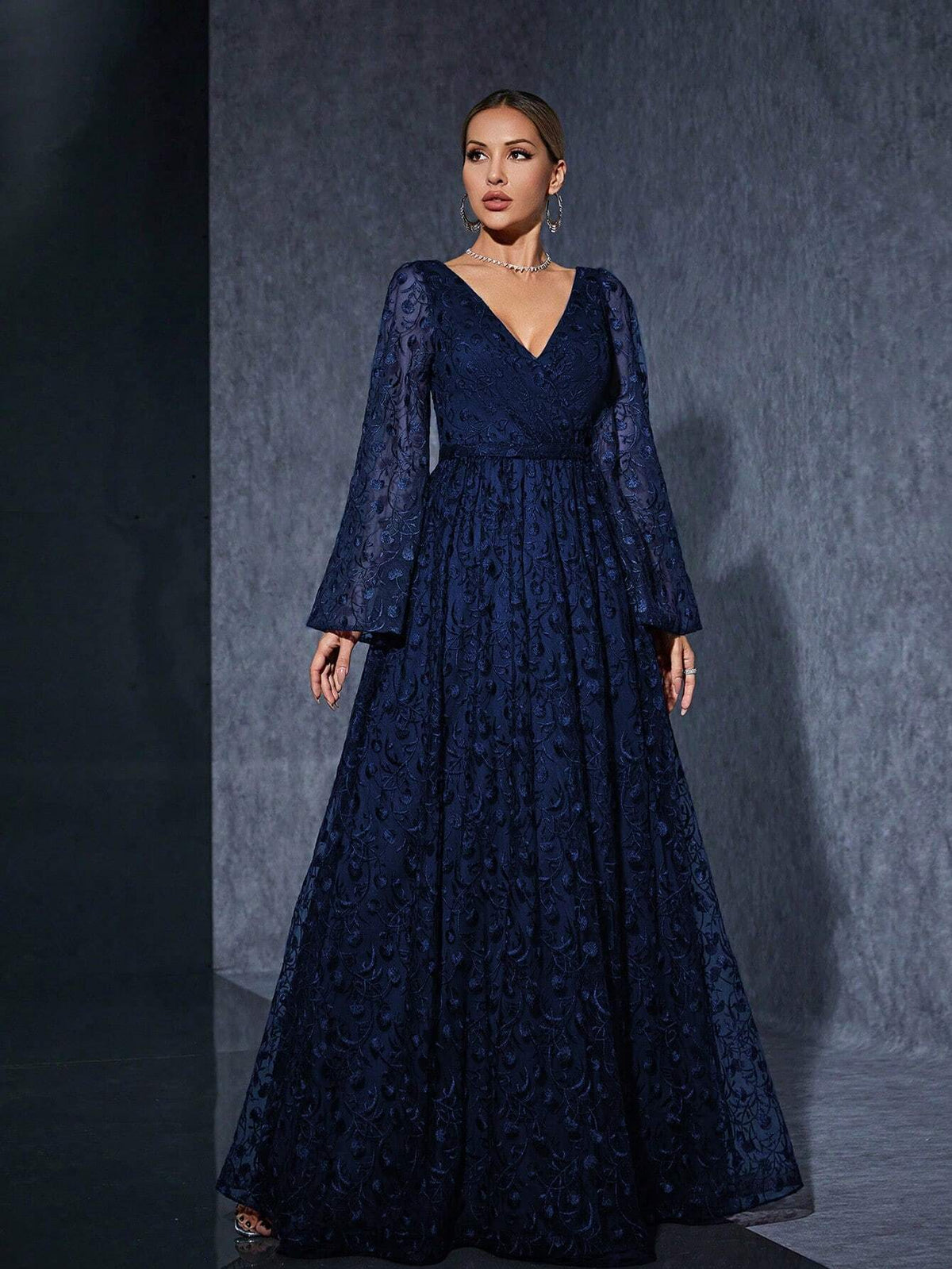 V-Neck Embroidered Mesh Trumpet Sleeve Floor-Length High-End Bridesmaid Evening Dress