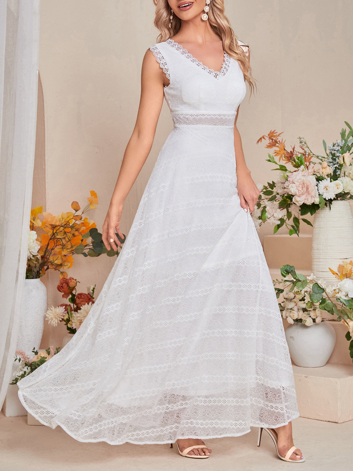 V Neck Sleeveless Lace Wedding Dress